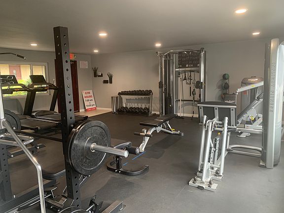 3rd image of 3220 Altura Ave APT 213