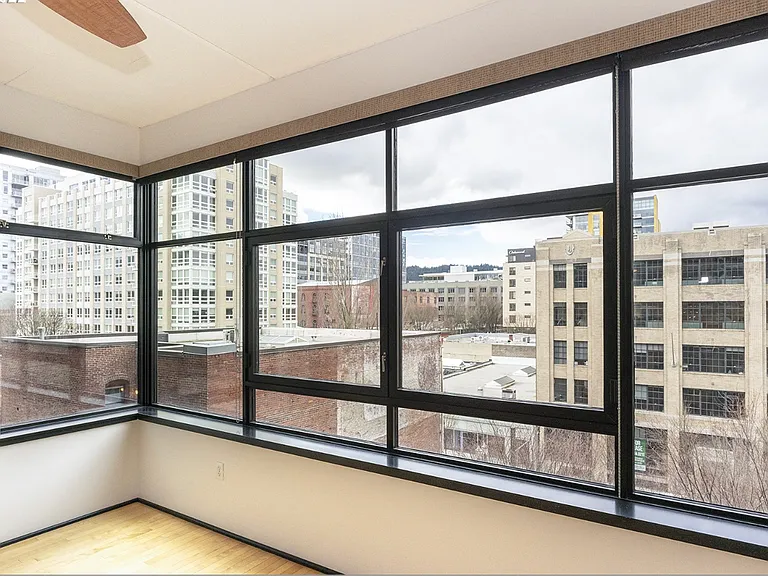 333 NW 9th Ave #516 — Photo 3