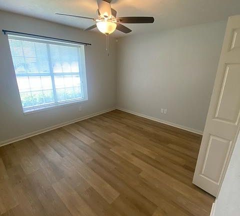 5th image of 7918 Pecan Dr