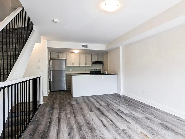 169 Lancaster St W #403 — Photo 26