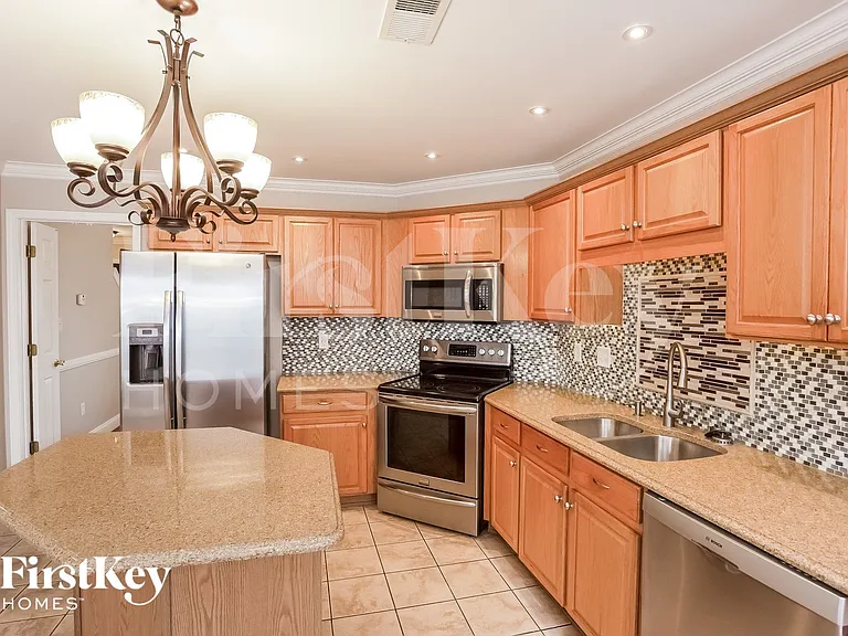 10258 Spruce Grove Ln — Photo 6