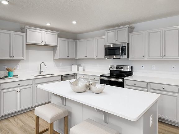 3rd image of 152 Hardwell St