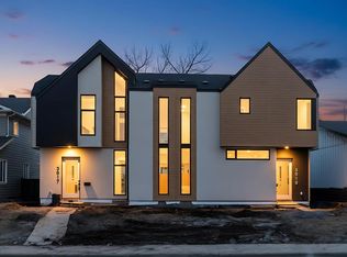 3919 N 23rd Ave SW, Calgary, AB T3E 0J9