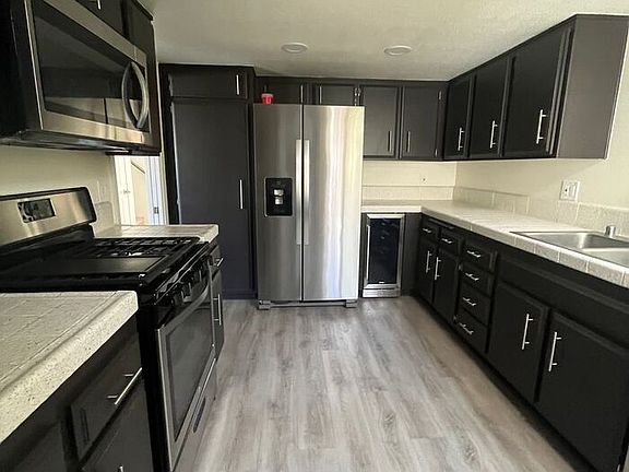 3rd image of 376 Center St Unit 324