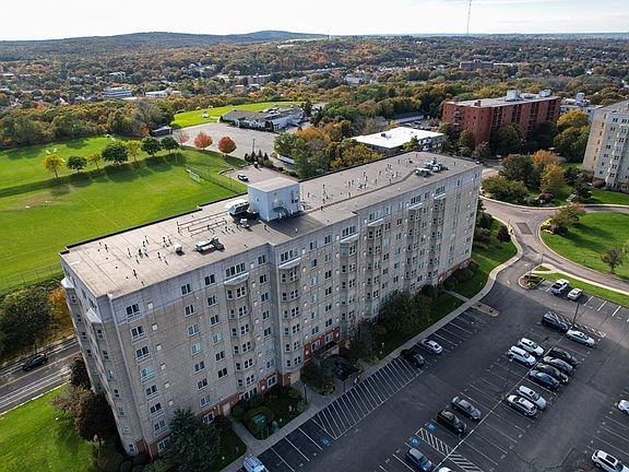 3rd image of 1 Cityview Ln Unit 504