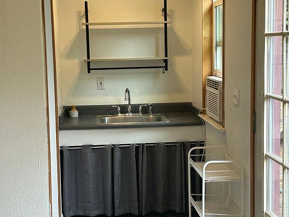 5th image of 3802 Orchard Ln