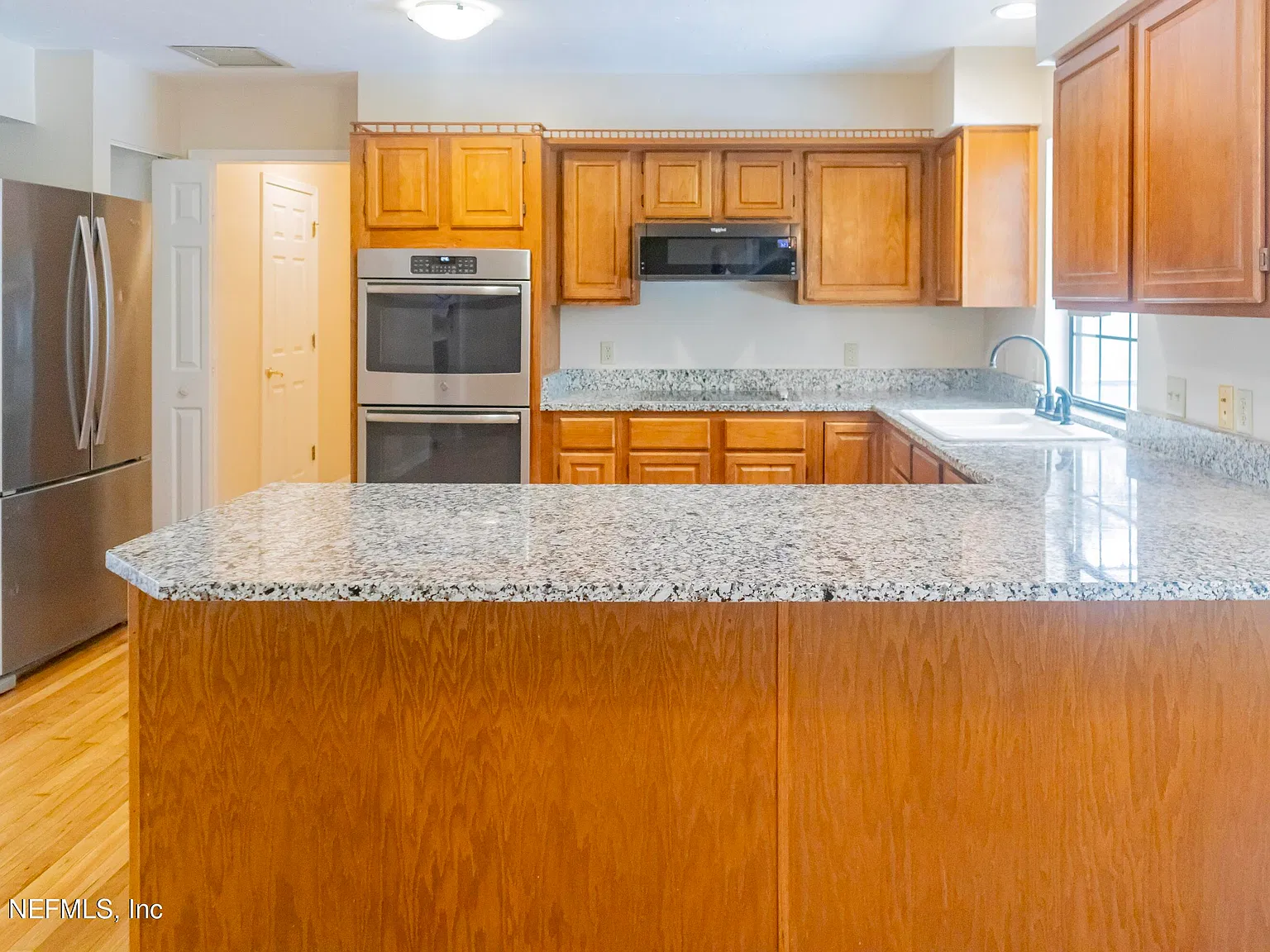 3 bed, 2.0 bath, 2032 sqft, $2,600 — Photo 4
