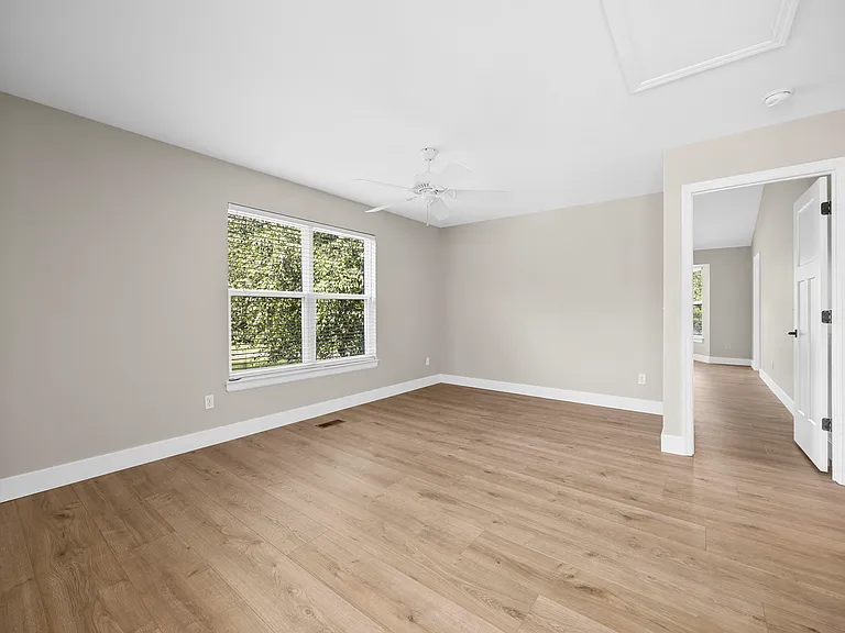 8050 Knights Crossing Dr — Photo 36