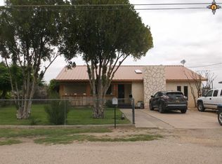 2002 Quay St, Carlsbad, NM 88220