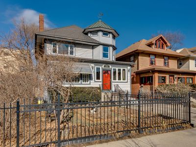 1240 W Lunt Ave, Chicago, IL, 60626
