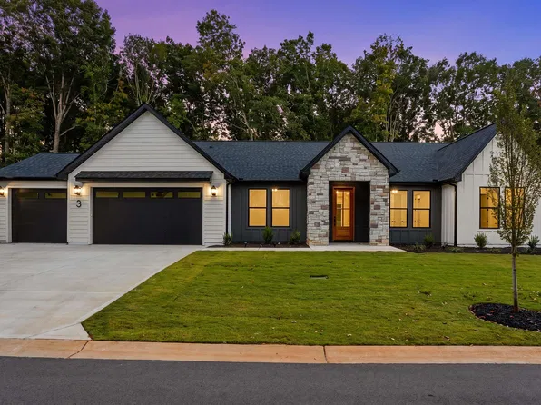 3 Inverrary Dr, Taylors, SC 29687