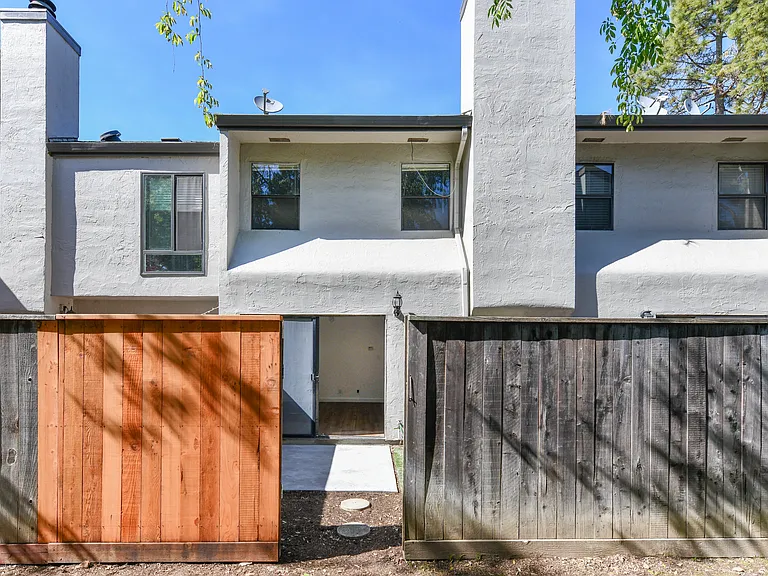 3636 Shelter Creek Dr — Photo 1