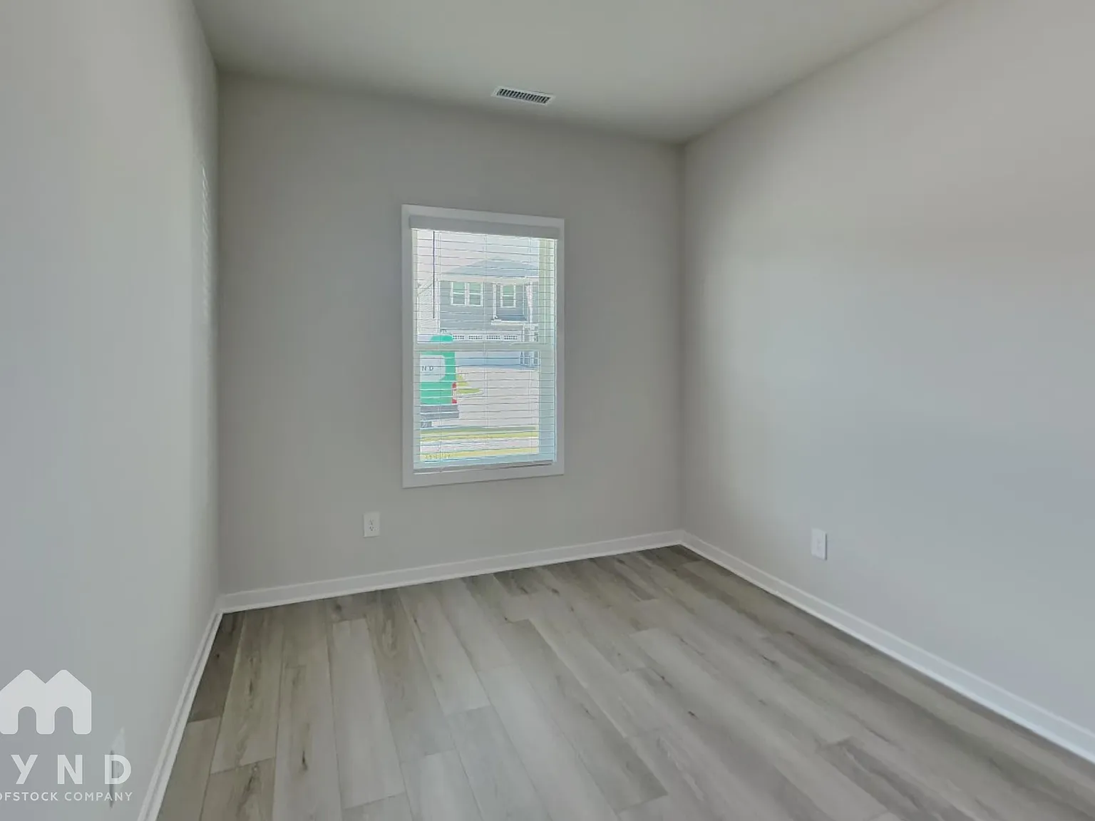 4 bed, 2.5 bath, 2514 sqft, $2,370 — Photo 3