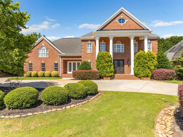 201 Corinthian Dr, Simpsonville, SC 29681