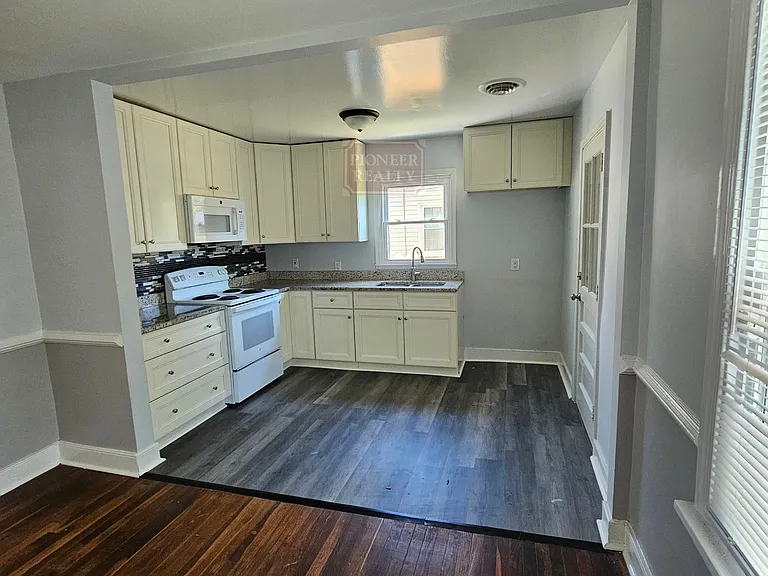 2331 Fleet Ave — Photo 17