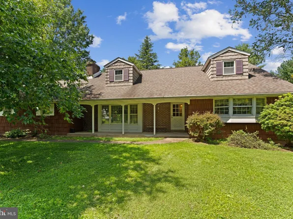 215 Bethel Rd, Spring City, PA 19475