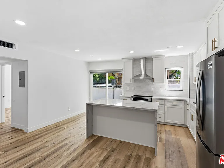 929 N Stanley Ave #1 — Photo 9