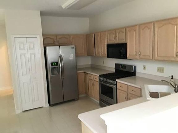 3rd image of 9774 Sugarbush Cir