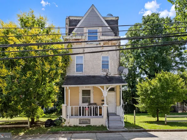3908 Brown St, Philadelphia, PA 19104