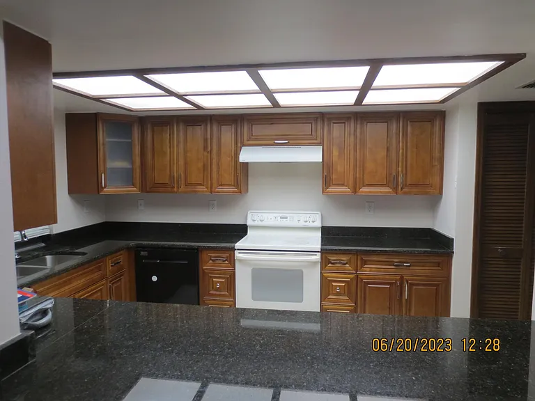 2002 Sycamore Ln — Photo 18