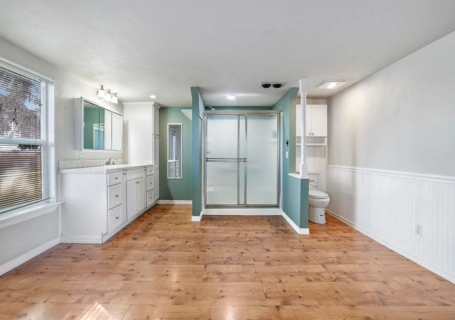 3321 Addison Ave E — Photo 3
