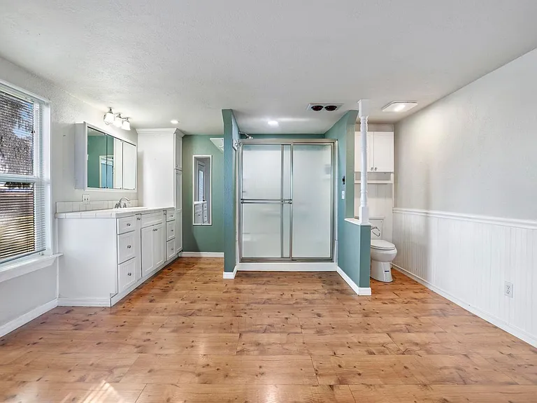 3321 Addison Ave E — Photo 3