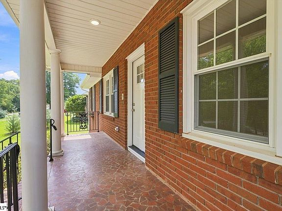 4th image of 149 Coldstream Dr