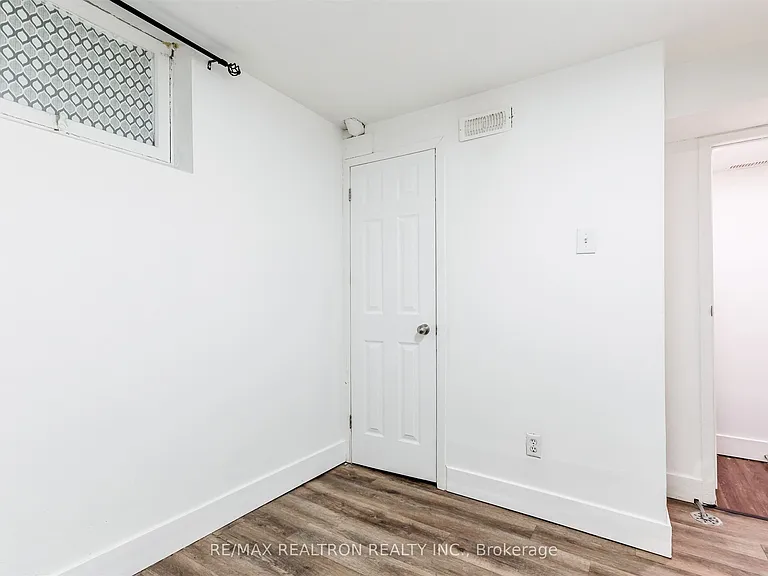 20 Castleton Ave #LOWER — Photo 19