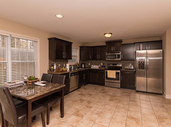 5th image of 419 Leslie Wood Dr