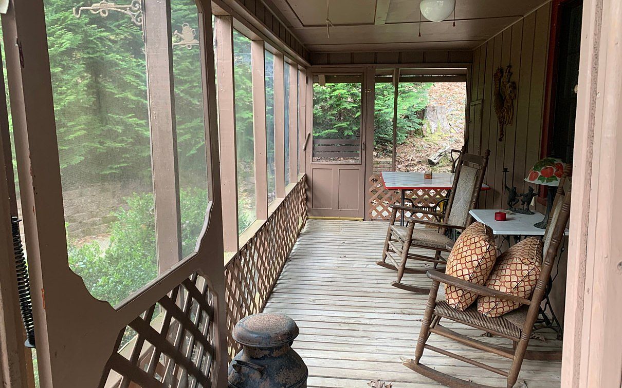 Under 150K Sunday c. 1937 Rustic Cottage For Sale in Murphy, NC