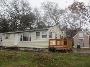 5 Mayflower Ln, Wareham, MA 02571