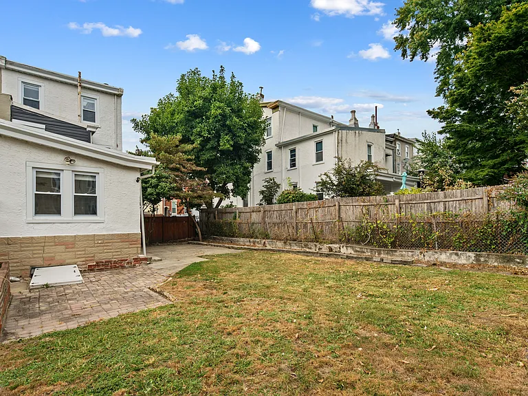 127 Seville St — Photo 14