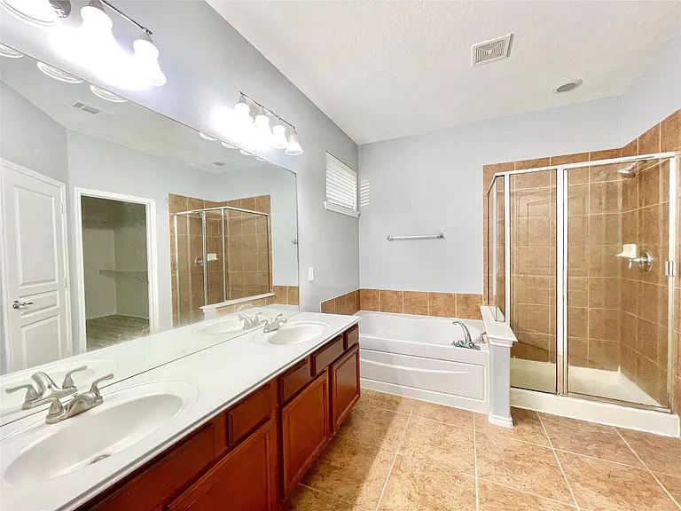 714 Honeysuckle Vine Dr — Photo 6