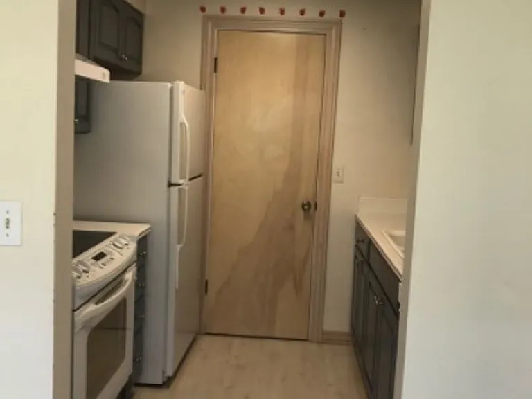 787 Meadows Dr #2 — Photo 5