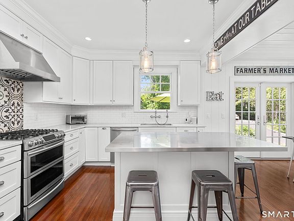 4th image of 207 Redding Road