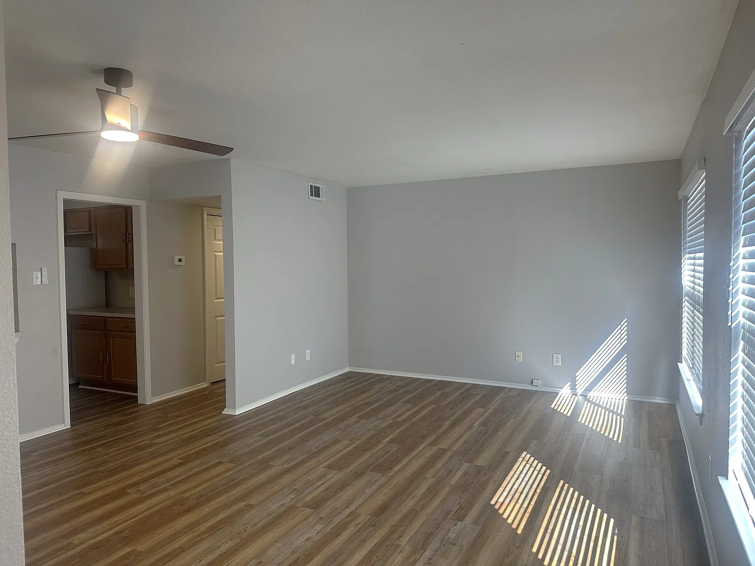 3 bedroom, 2 bath fome in Meadows At Trinity Crossing — Photo 4