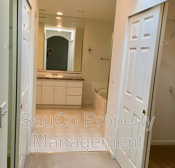 1861 SE 47th Ave — Photo 13
