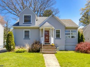 212 Locust Dr, Cranford, NJ