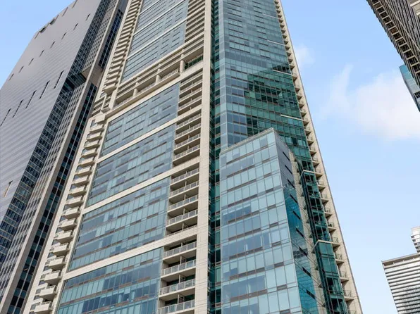 340 E Randolph St APT 2905, Chicago, IL 60601