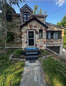 726 Amity Dr, Charleston, WV, 25302