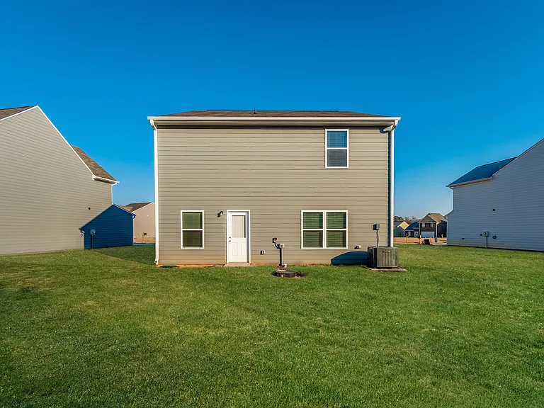 430 Clover Cir — Photo 15