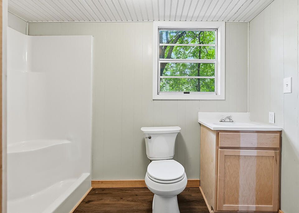 13th image of 225 Coys Cove Ln
