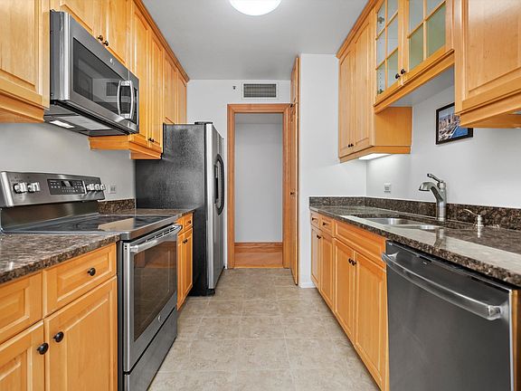 5th image of 400 E Ohio St APT 3704