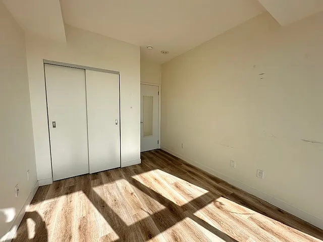 128 King St N #906 — Photo 8