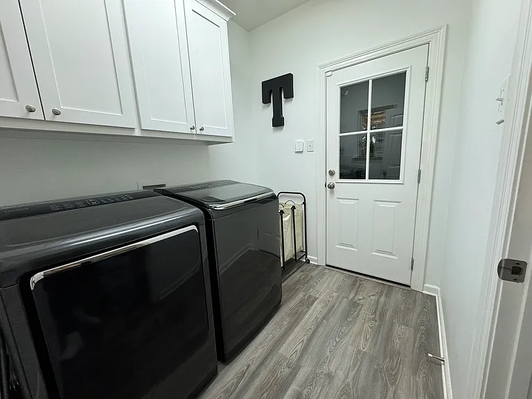9507 Thayer Ave — Photo 16