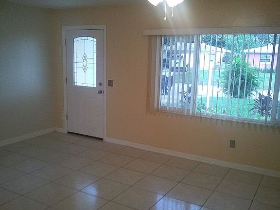 4th image of 1767 Suffolk Dr