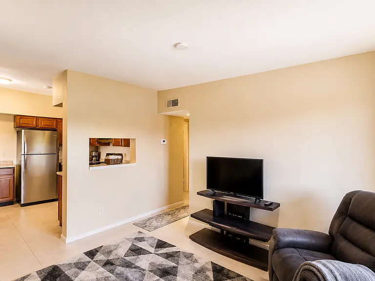 1810 E Blacklidge Dr #514 — Photo 11