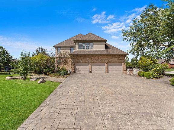 2nd image of 23054 Sun River Dr