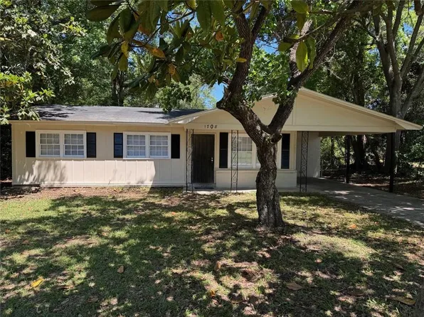 1708 N Curry Dr, Mobile, AL 36605
