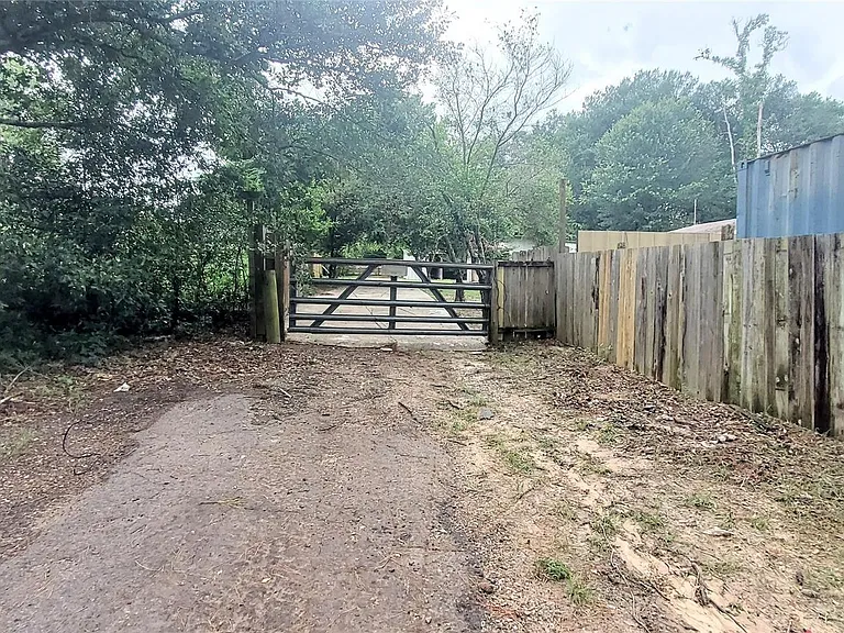 9084 Peggy Dr — Photo 18